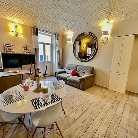 Chic House Near The Castle * 몬칼리에리